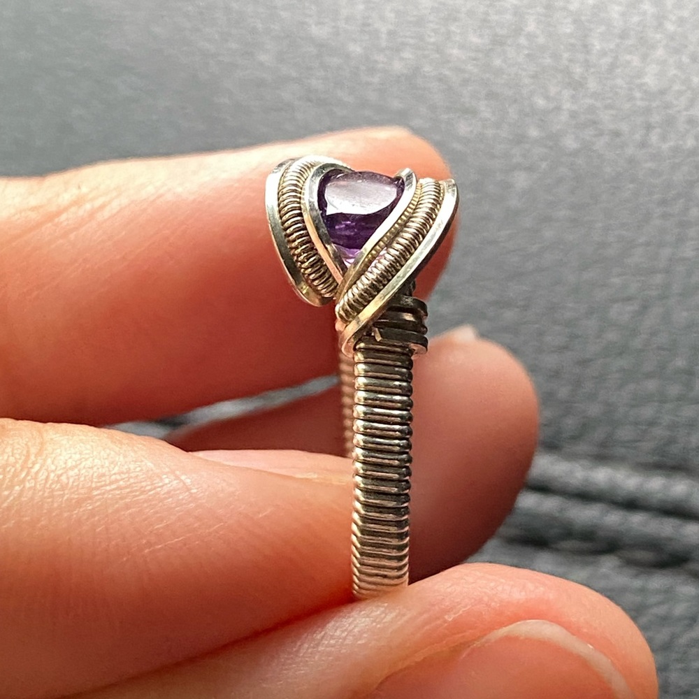 AMETHYST AND STERLING SILVER RING - Picture 4 of 10
